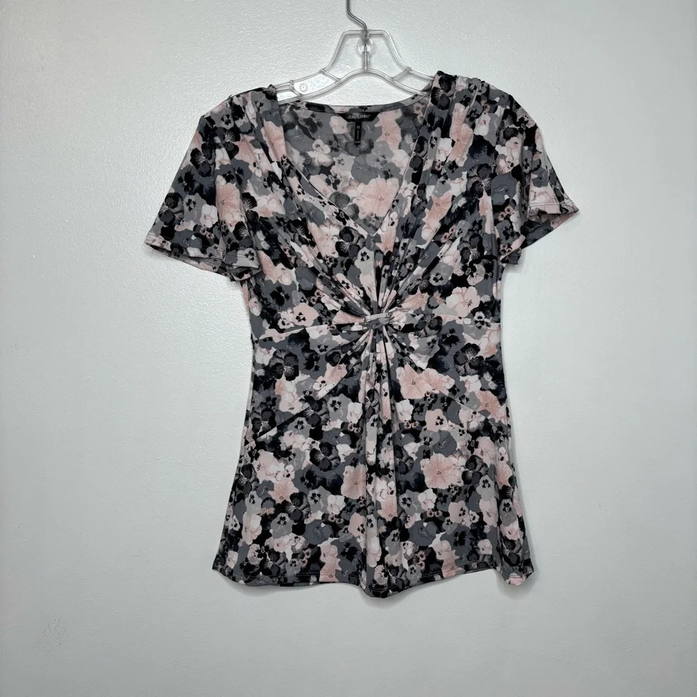 Daisy Fuentes Floral Twist Front Top XS — Pink Gray Black Short Sleeve Blouse - Picture 7 of 7